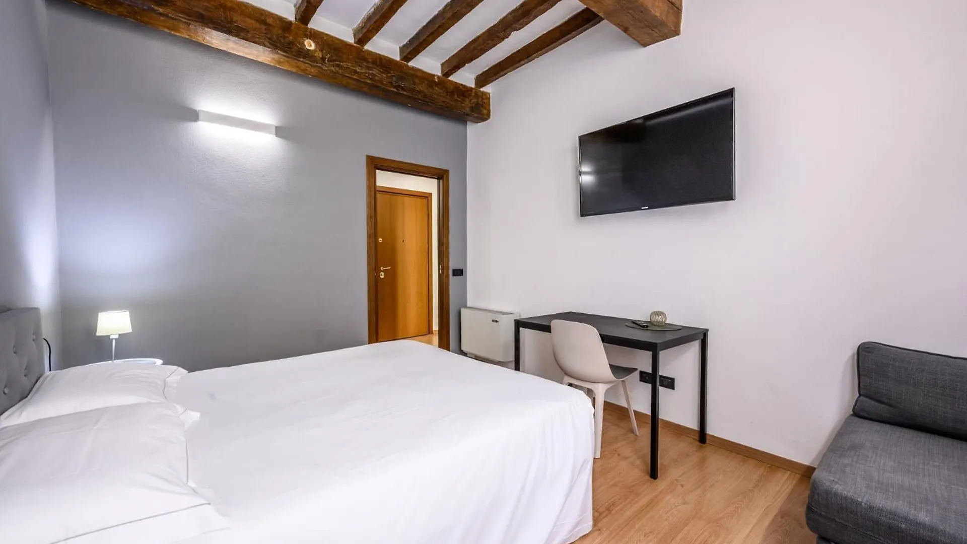 Emilia Studios 3 Modena Apartment